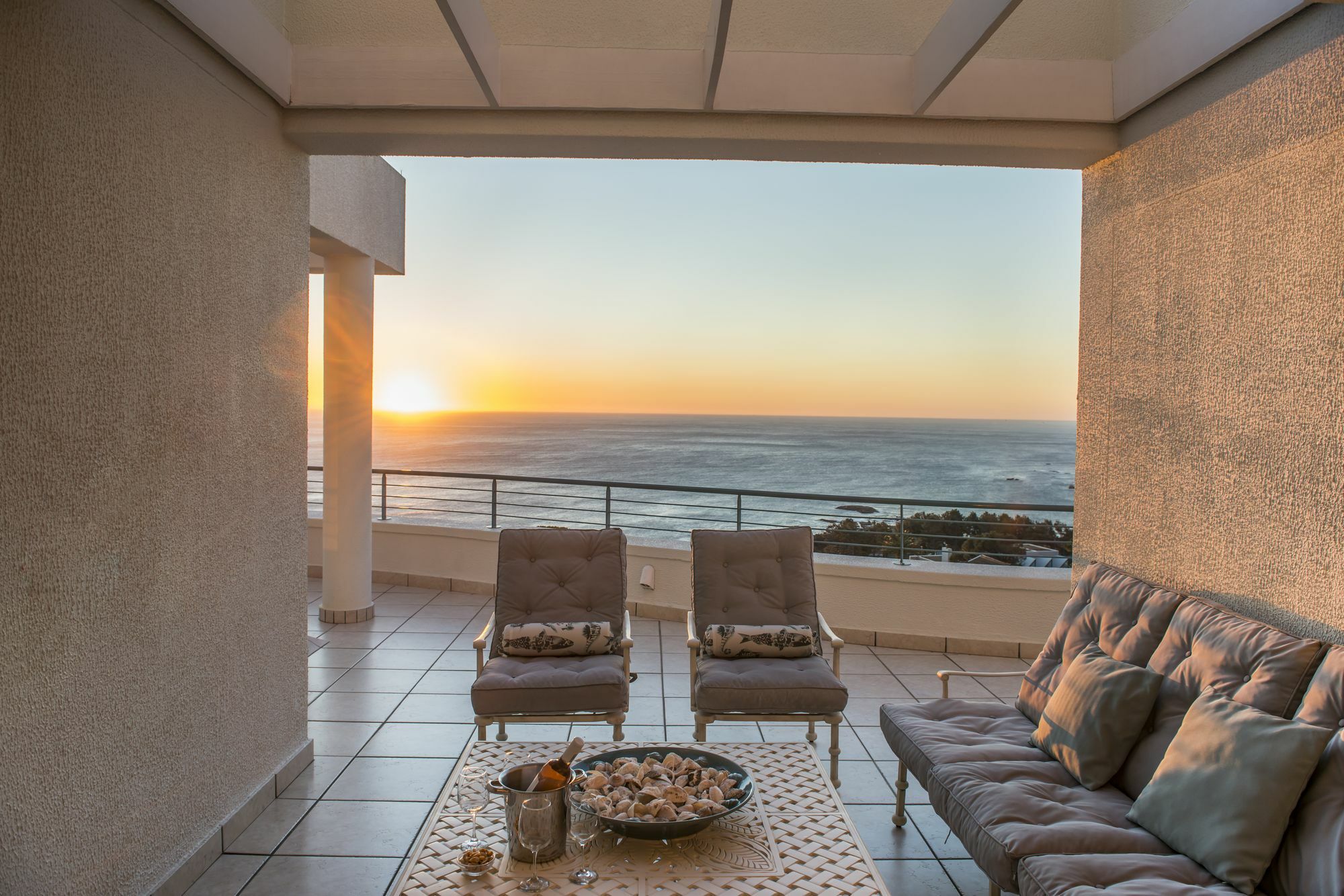 Bay Reflections Camps Bay Luxury Serviced Apartments Città del Capo Esterno foto
